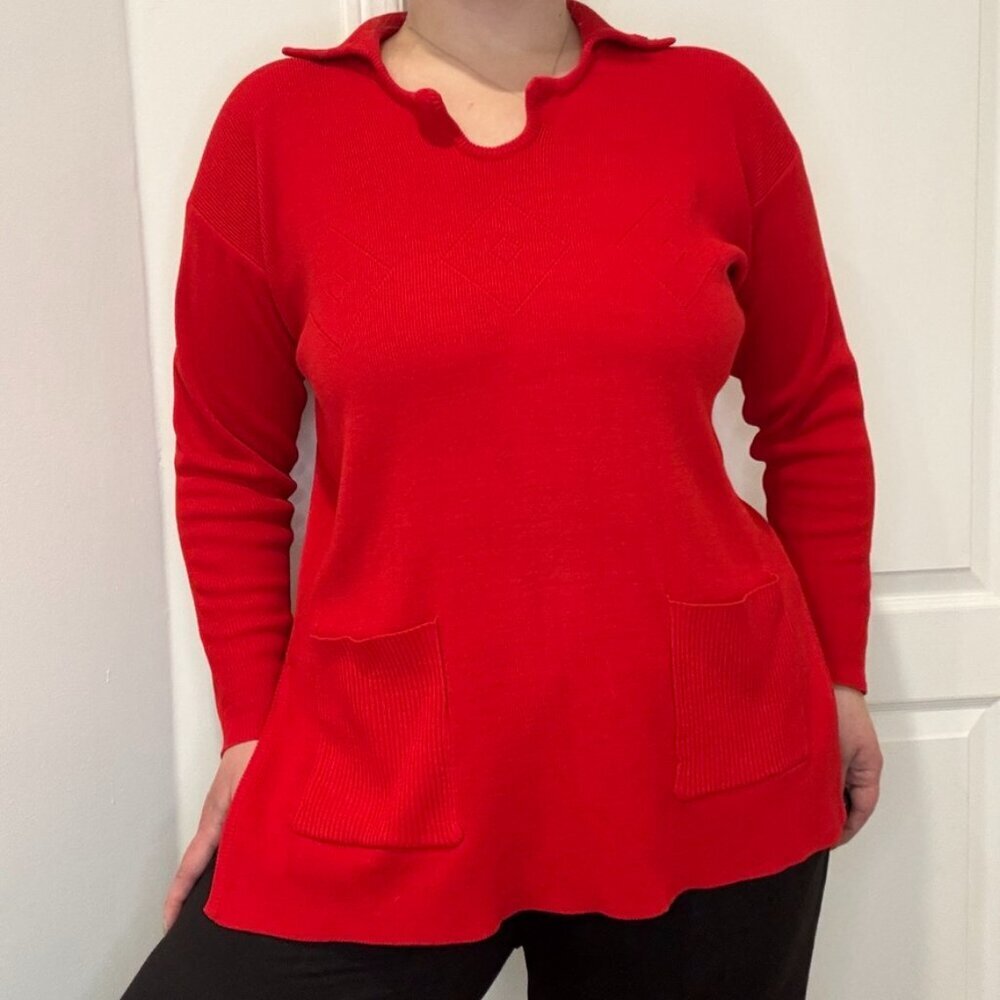 Vintage Red Knit Pullover with Scalloped Collar & Front Pockets
